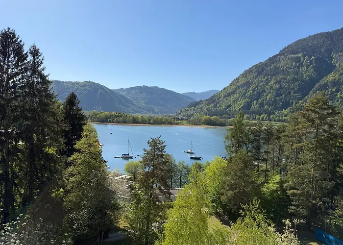 Design Appartment am Ossiacher See mit Seezugang Villach Foto